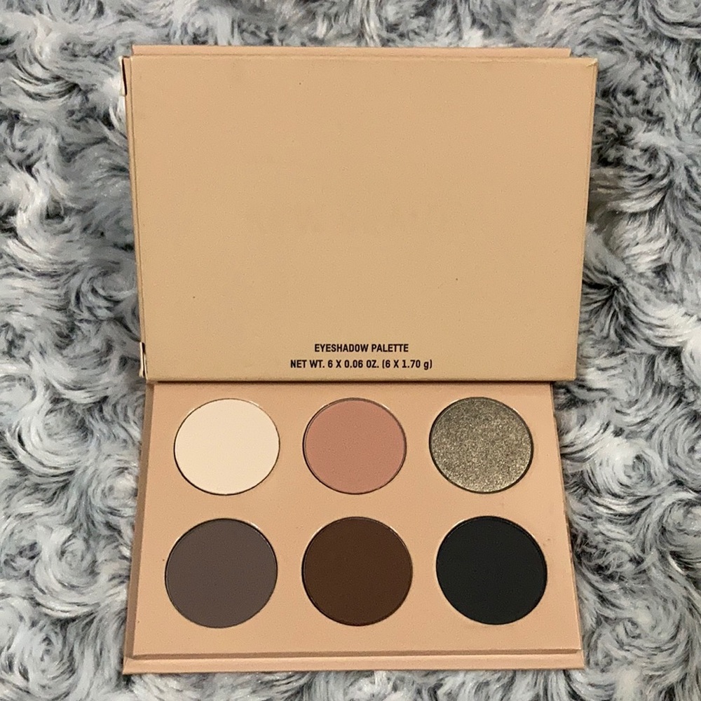 KKW Beauty Eyeshadow Palette Smokey vol 1